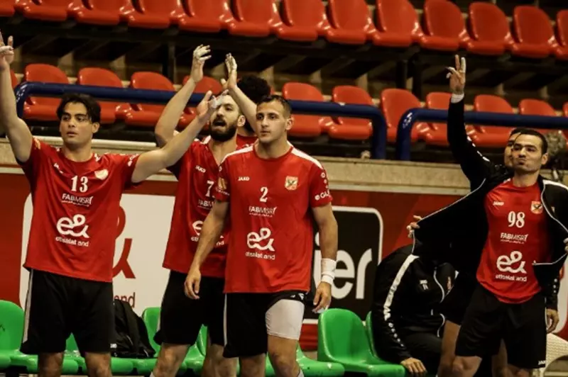 بعد التتويج بكأس مصر.. الخطيب يطالب لاعبي يد الأهلي بحسم "الثنائية الأفريقية" 